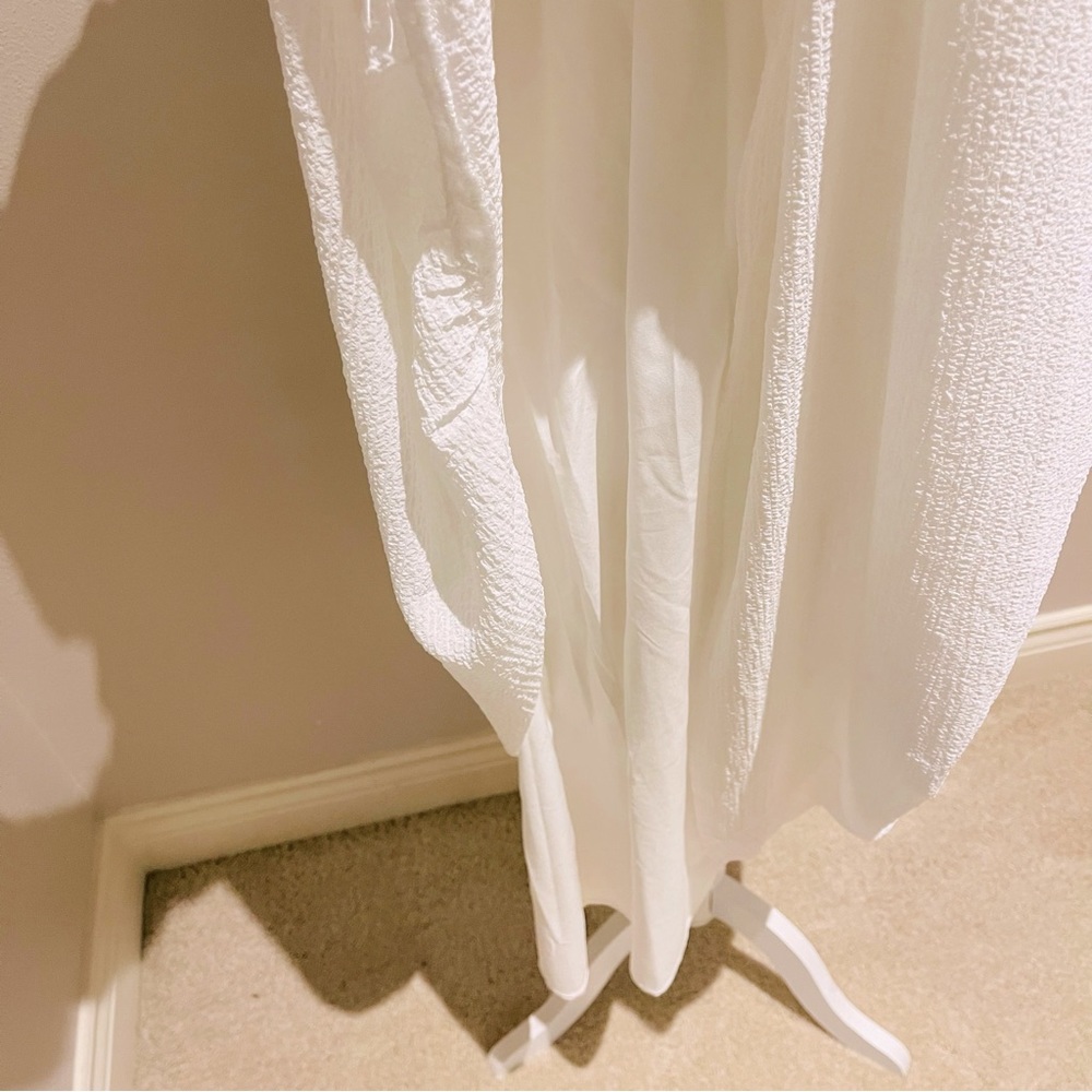🌹 ASTR White Dress with Puffy Sleeves - Picture 6 of 9